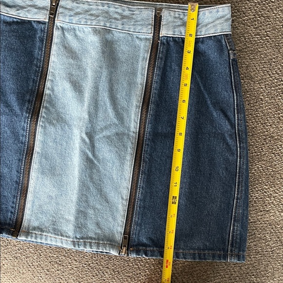 1. State Two-Tone Blue Denim Mini Skirt with Dual Front Zippers - Size 8 - Picture 5 of 5